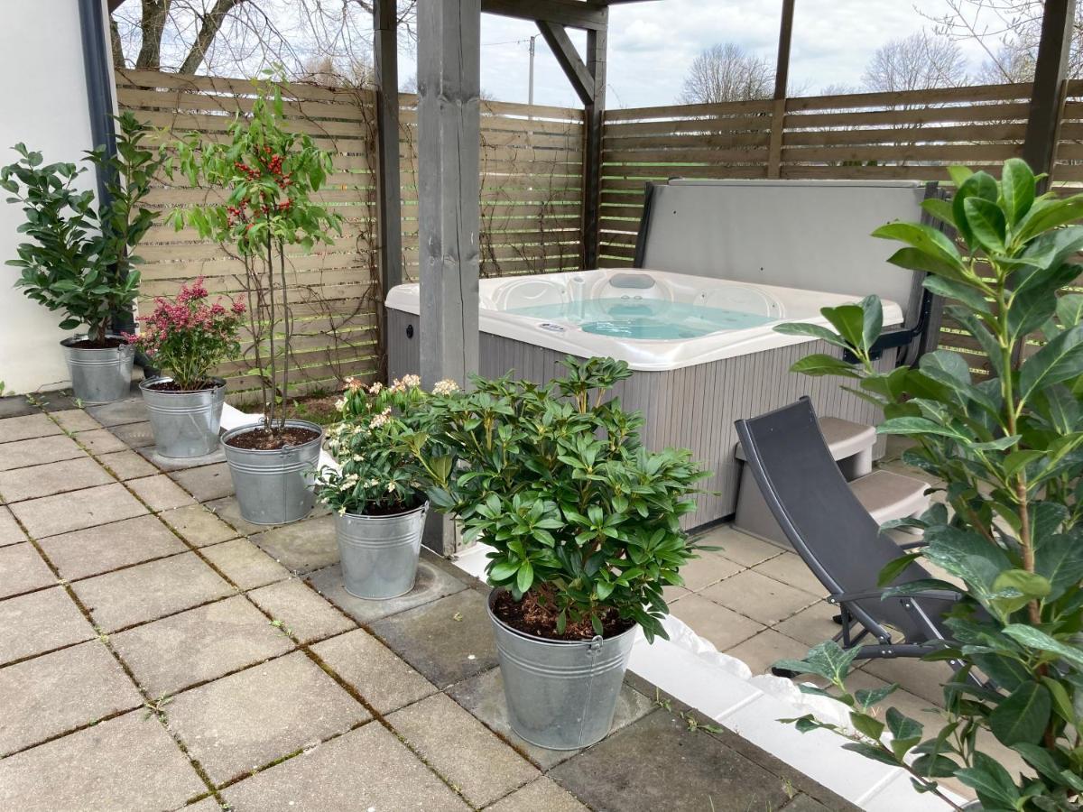 Mleczarnia Z Prywatnym Jacuzzi Villa Mikolajki  Exterior photo