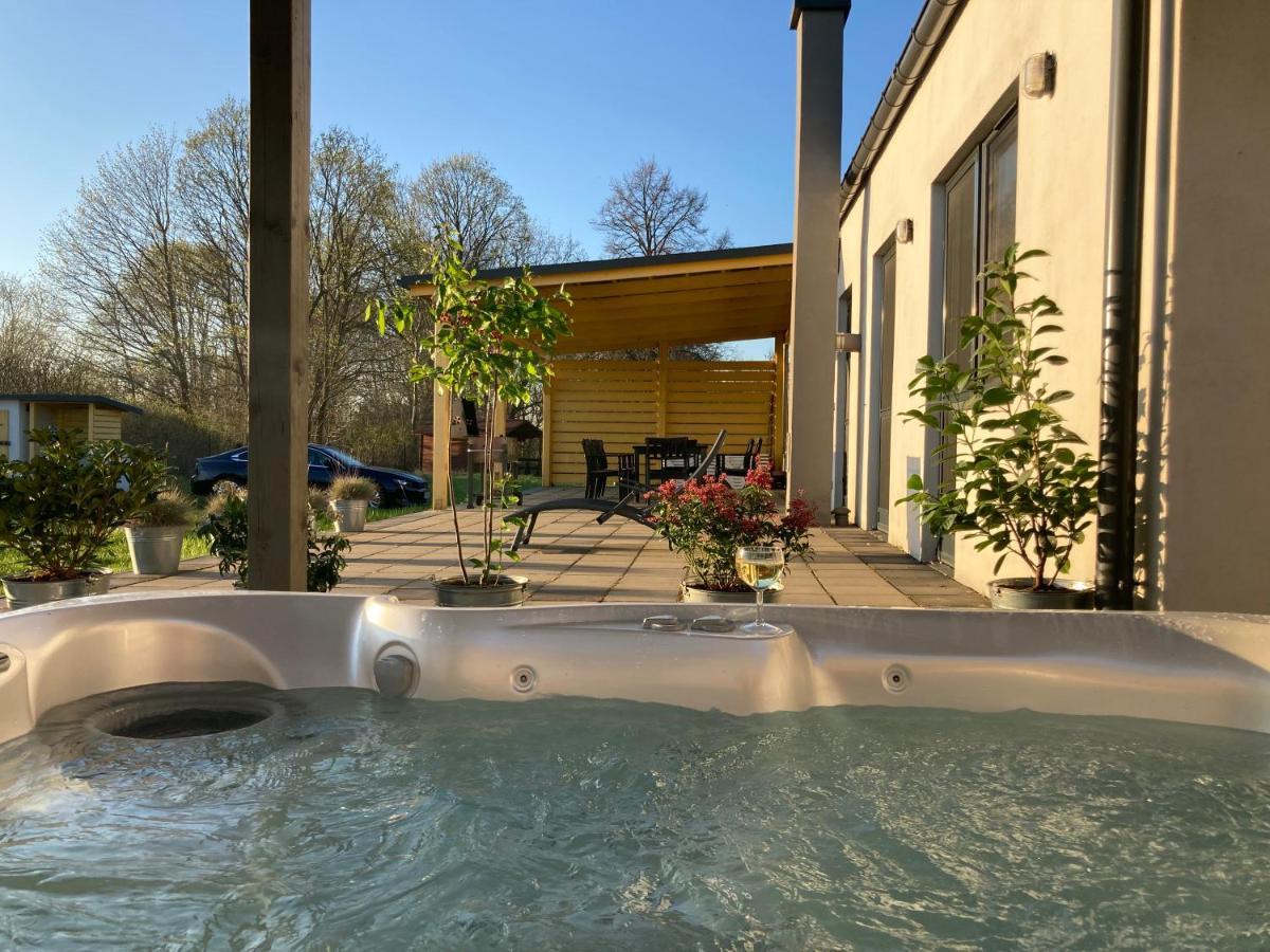 Mleczarnia Z Prywatnym Jacuzzi Villa Mikolajki  Exterior photo
